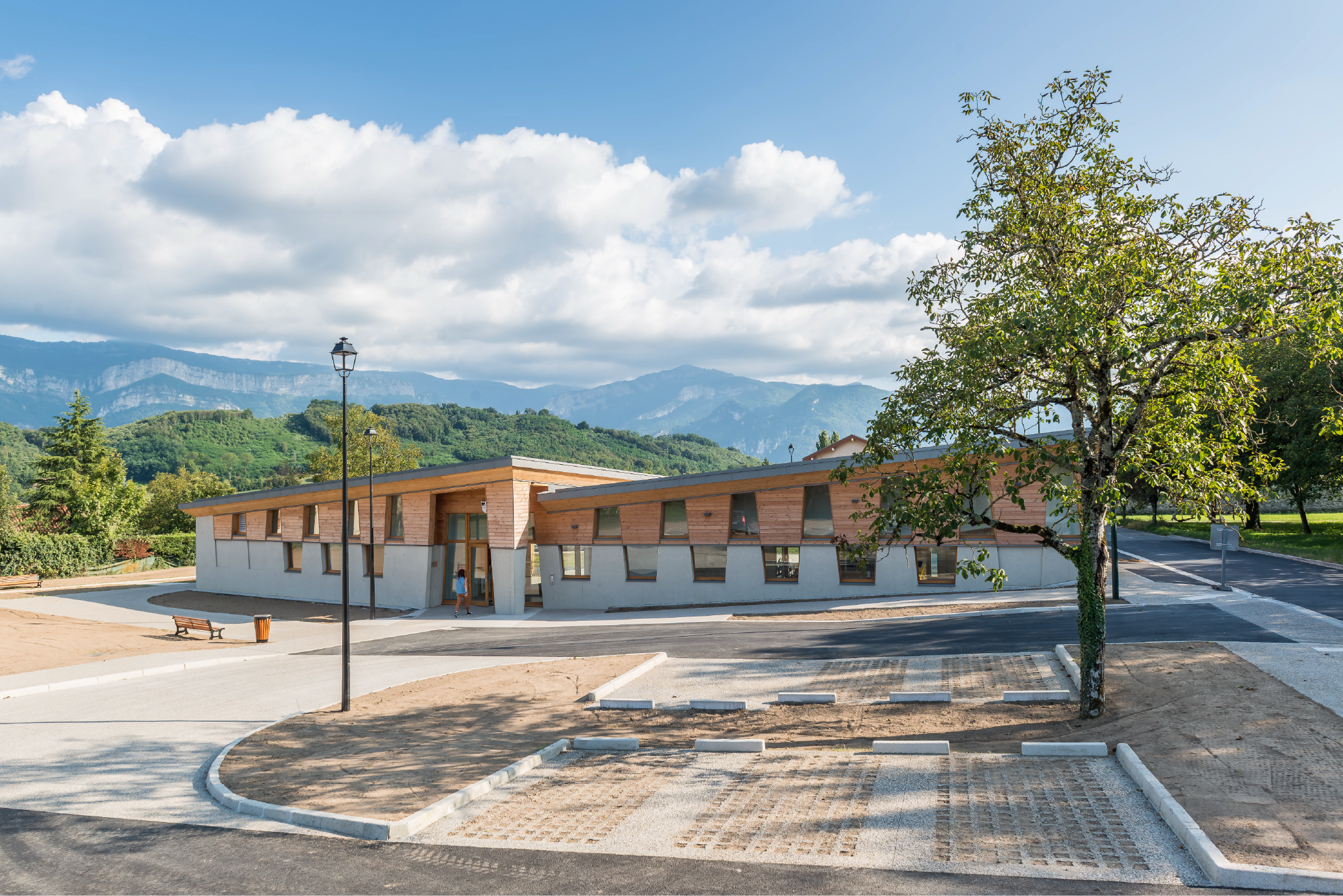 2_bois_ecoconstruction_ecologie_ecole_restaurant_scolaire_chantesse_isere_ankha_architecture