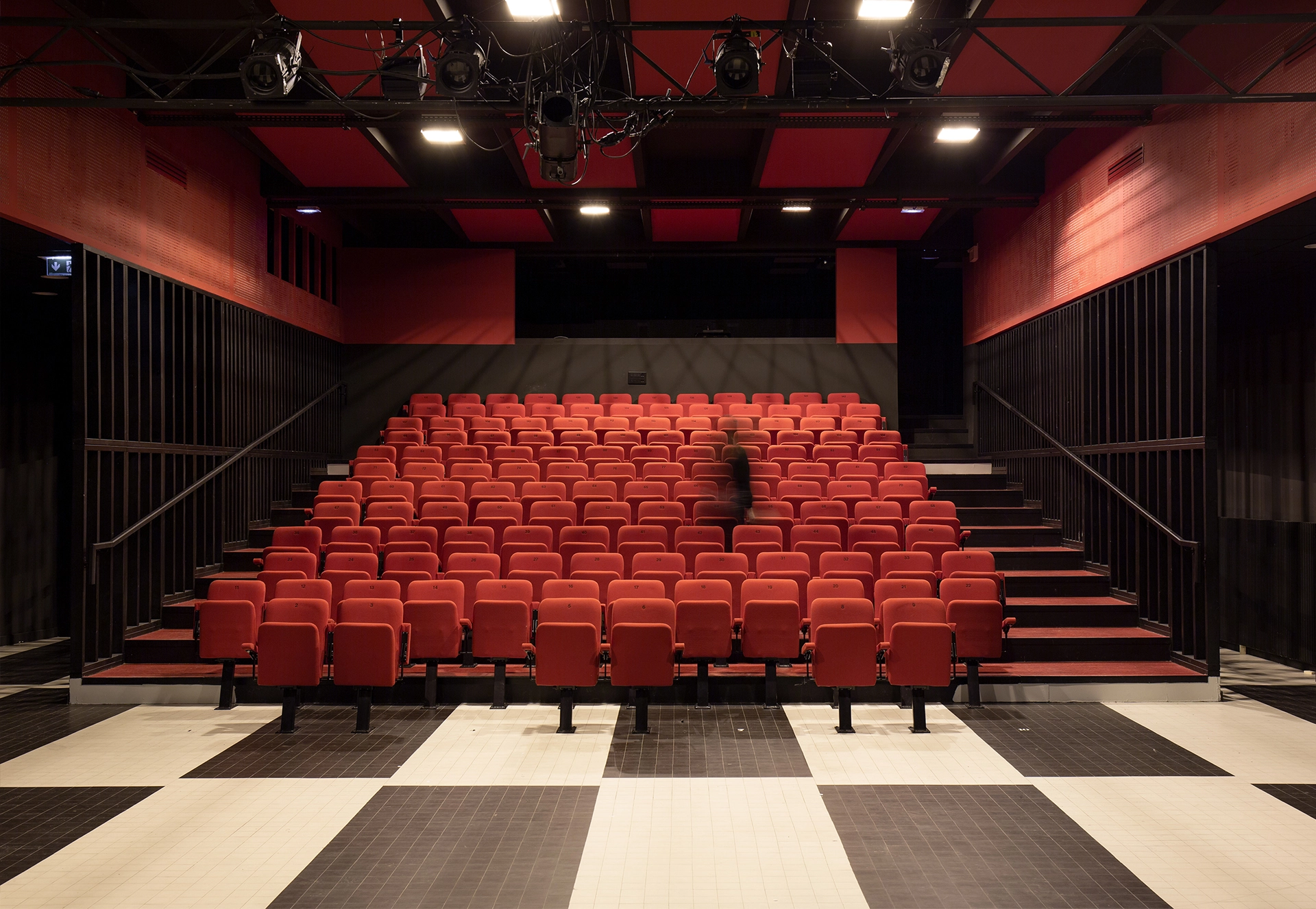 1_saint_martin_dheres_aparte_salle_spectacle_rehabilitation_ankha_architecture_architecte