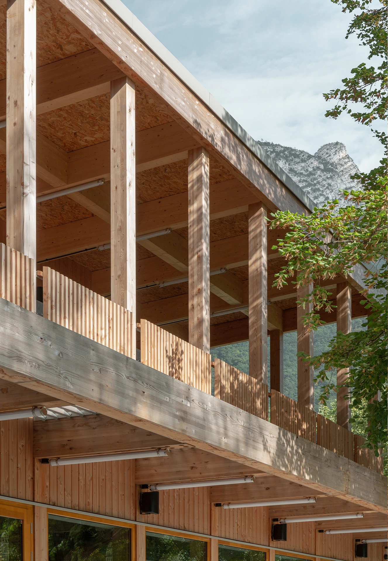 3_restaurant_etang_pique-pierre_saint_martin_le_vinoux_architecture_ecologie_ankha