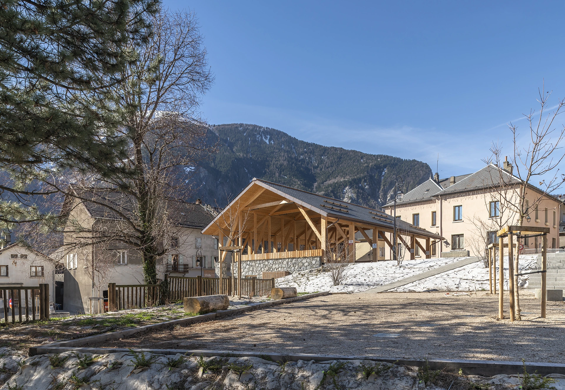 SAINT JULIEN MONT DENIS - 2025